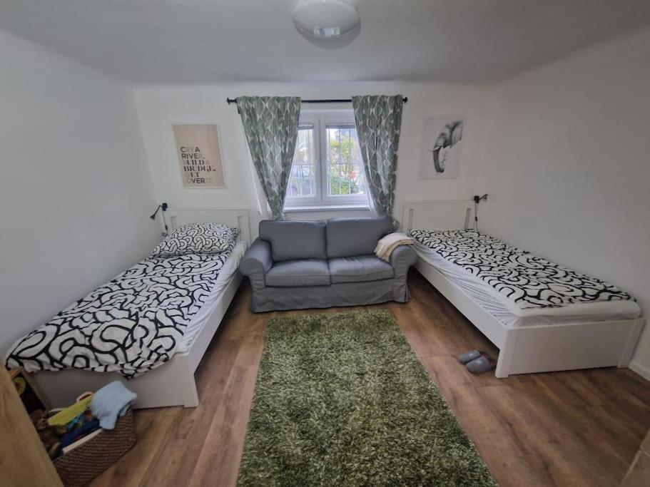 Haus Mit Garten, U Bahn Naehe, Gratis Parkplaetze Viena Exterior foto