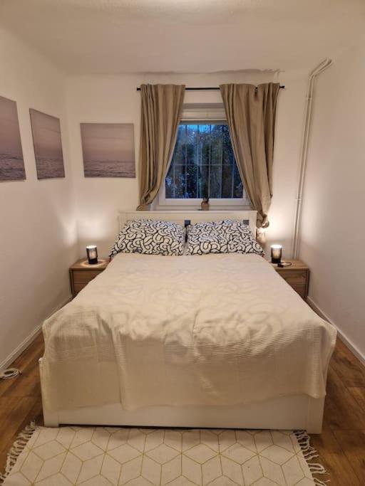 Haus Mit Garten, U Bahn Naehe, Gratis Parkplaetze Viena Exterior foto